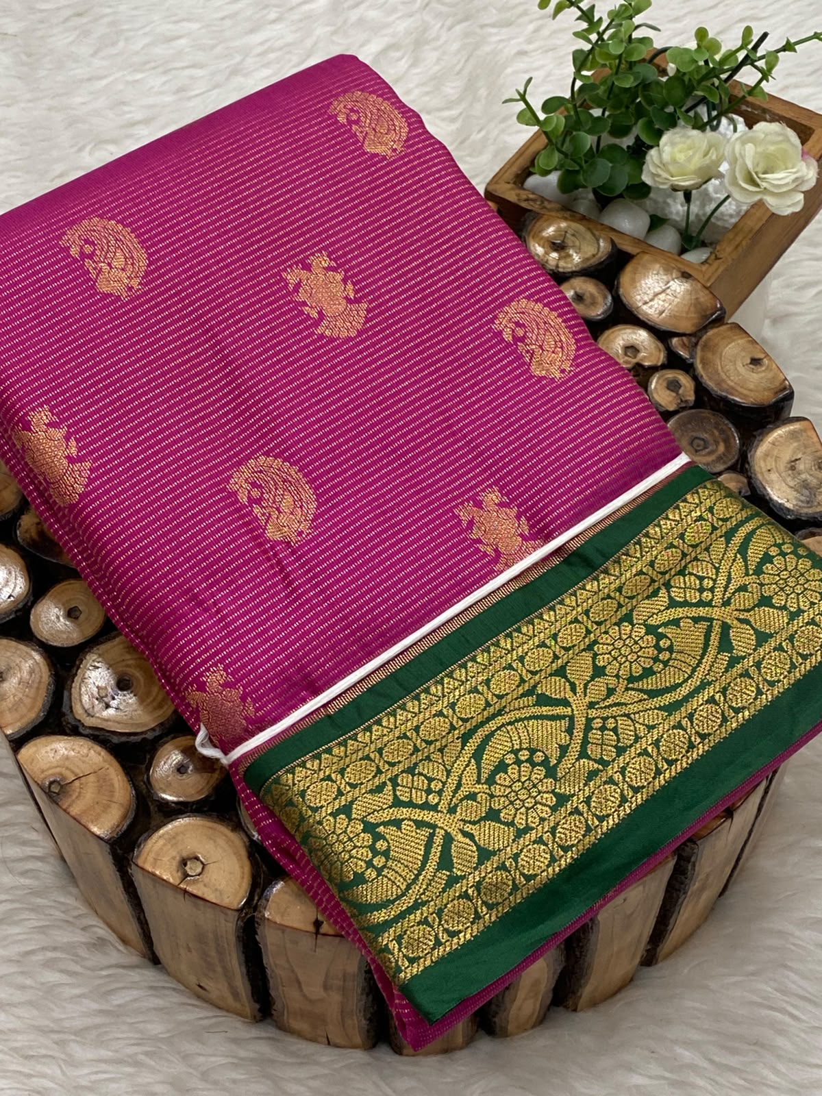Vairaooshi Chinna Border Sarees