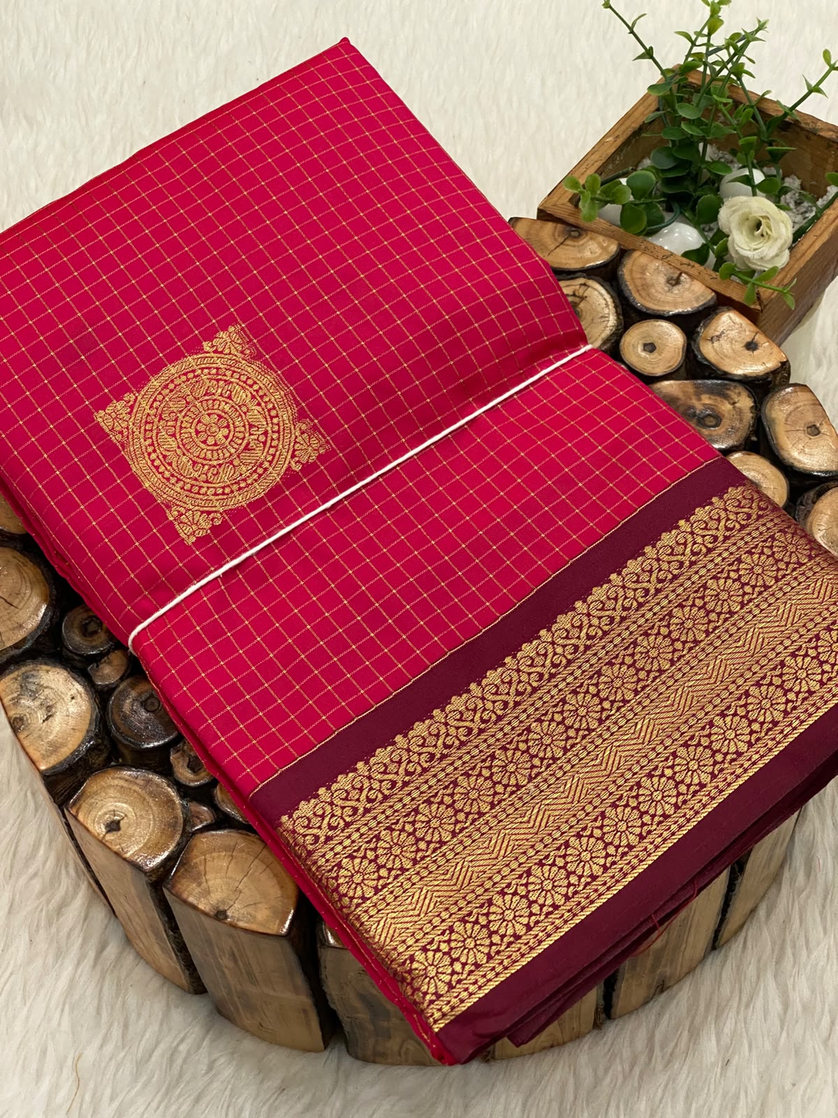Budget Gadwal Pattu Saree