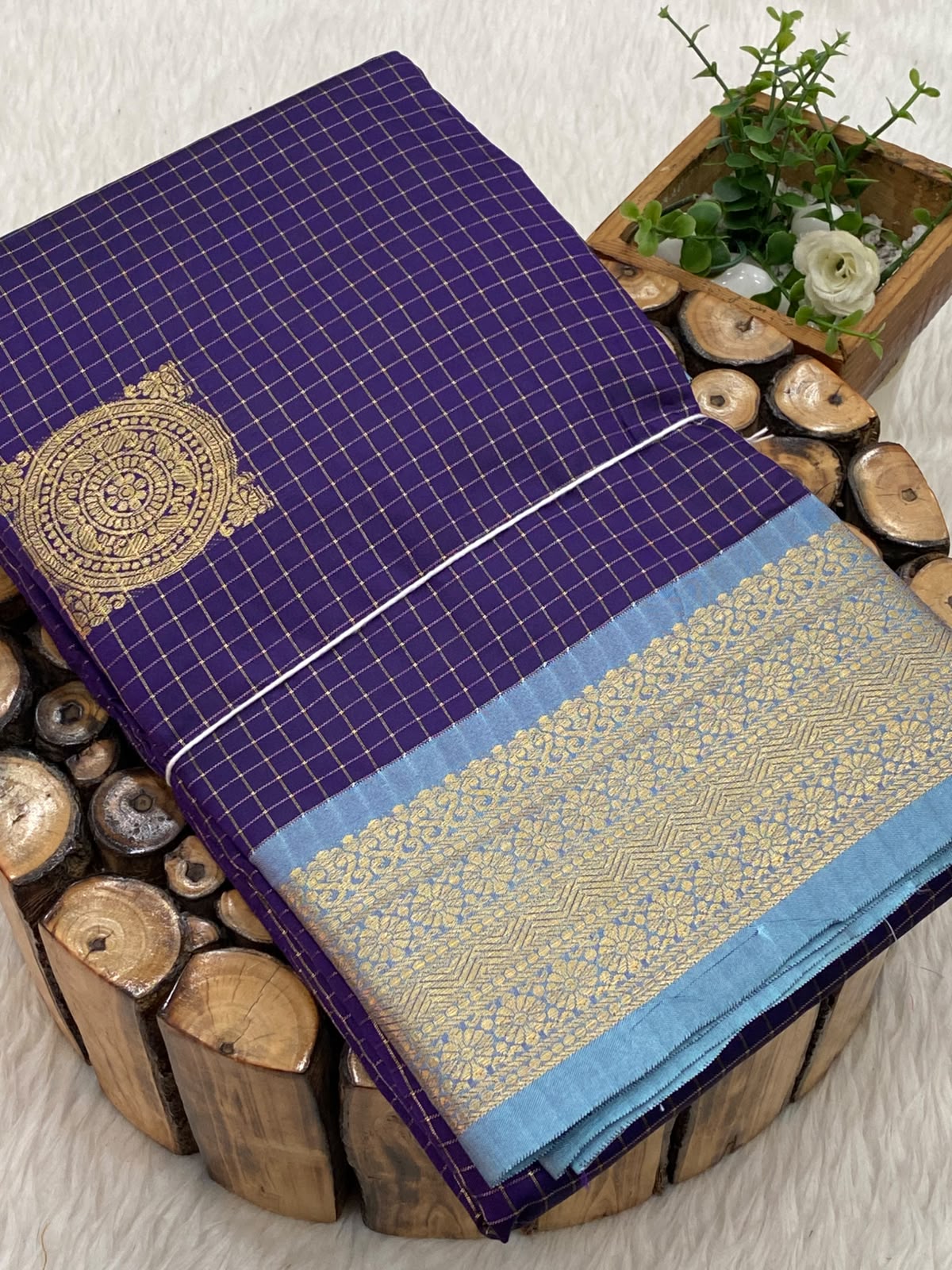 Budget Gadwal Pattu Saree
