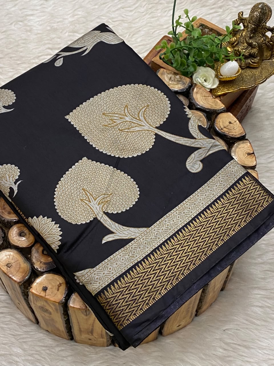 Munga Tussar Silk Saree
