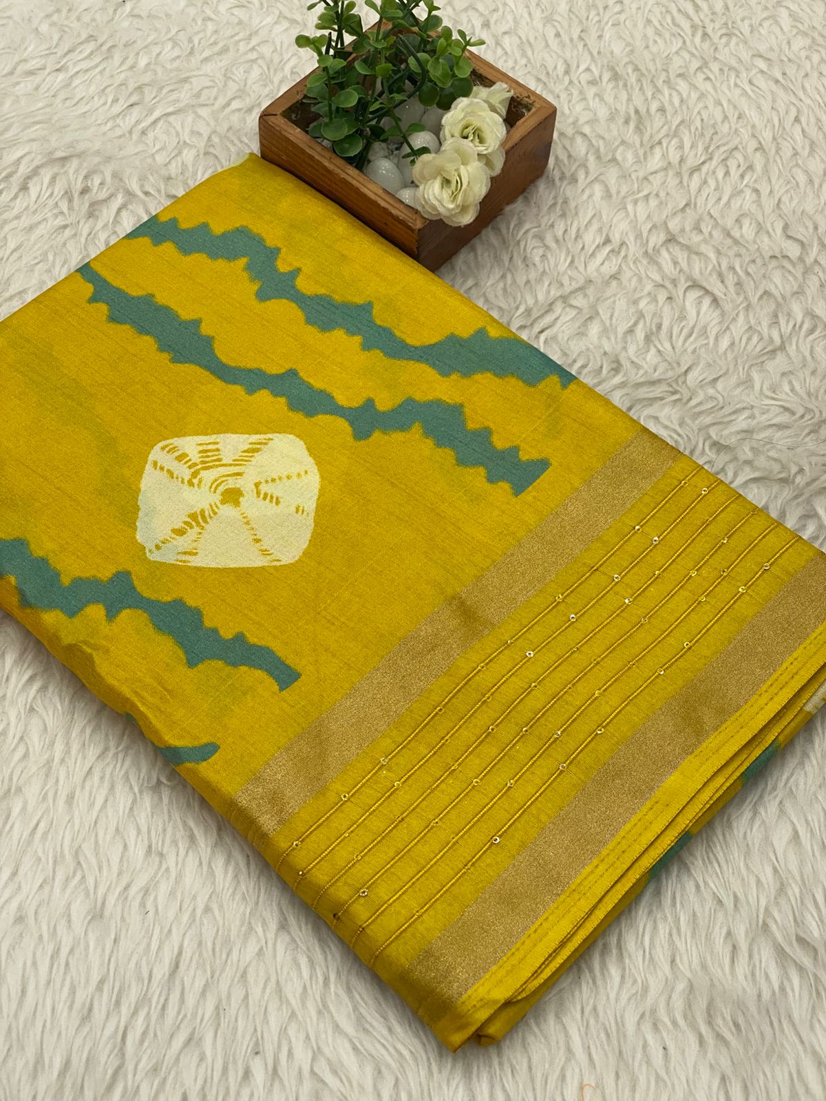 Border Sequence Dola Sarees