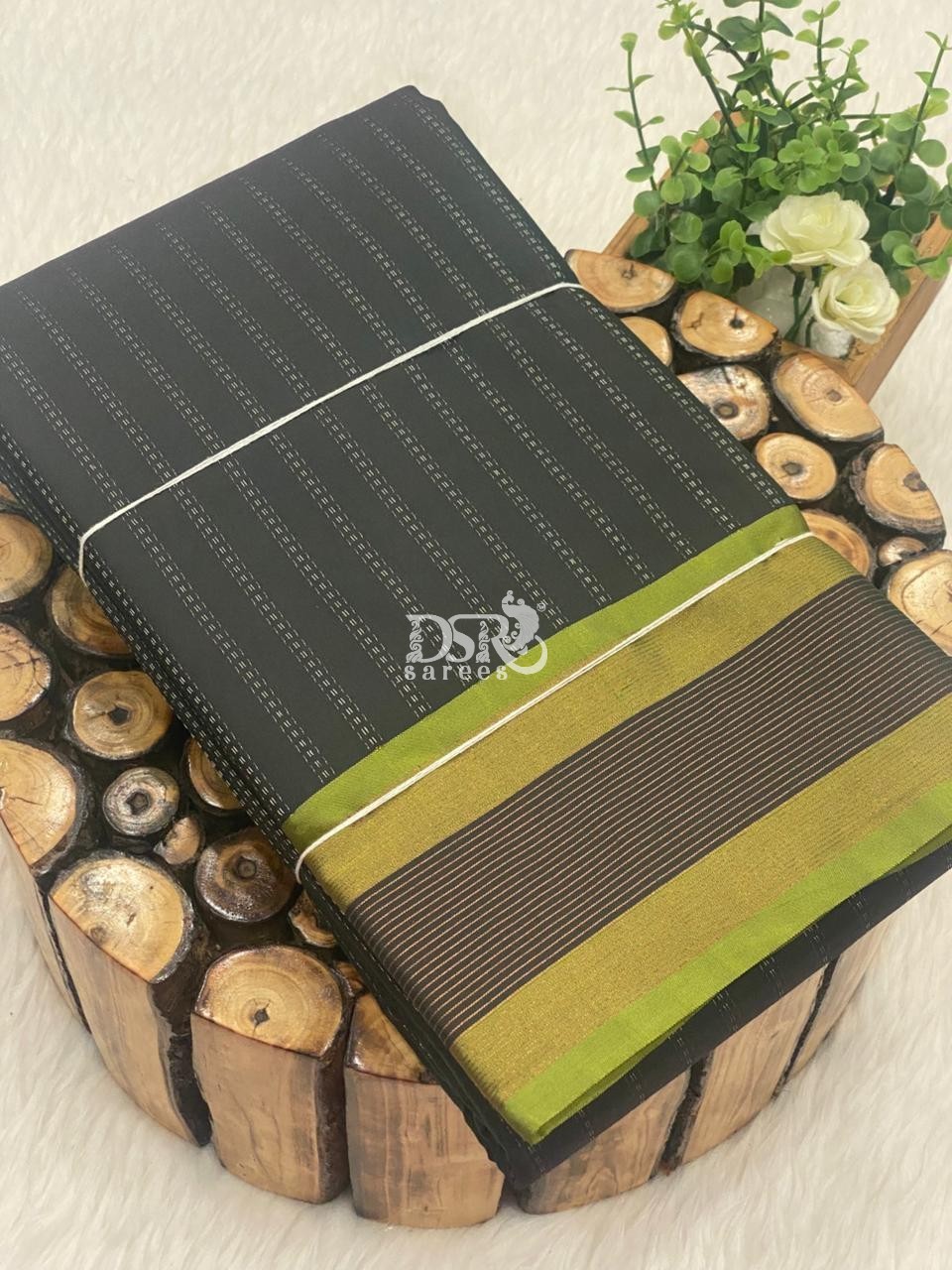 Arani Vairaooshi Soft Silk Saree