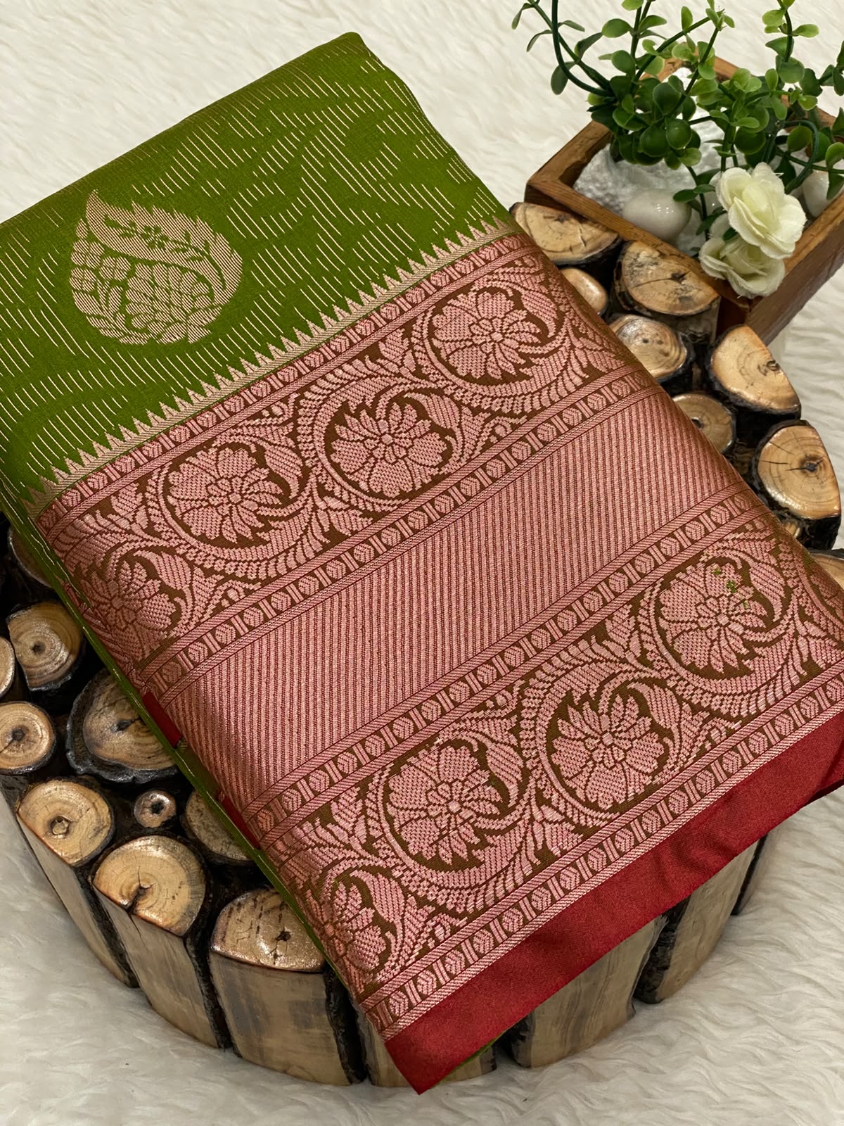 Semi Gadwal Pattu Sarees