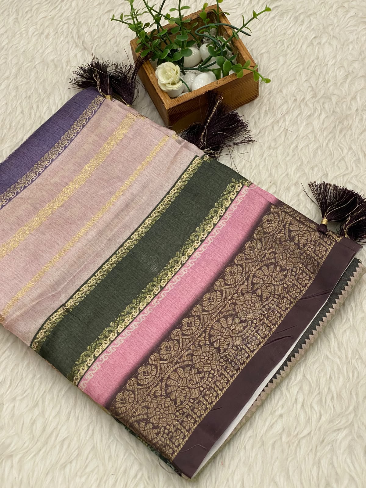 Zari Dola Saree