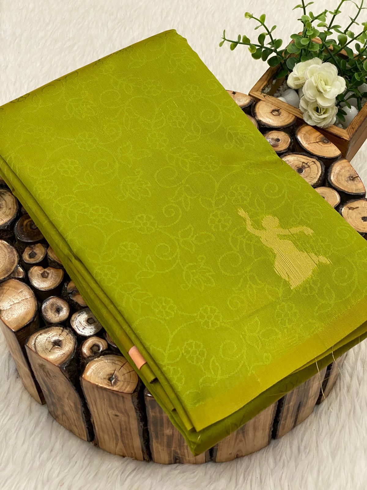 Borderless Embose Soft Silk Sarees
