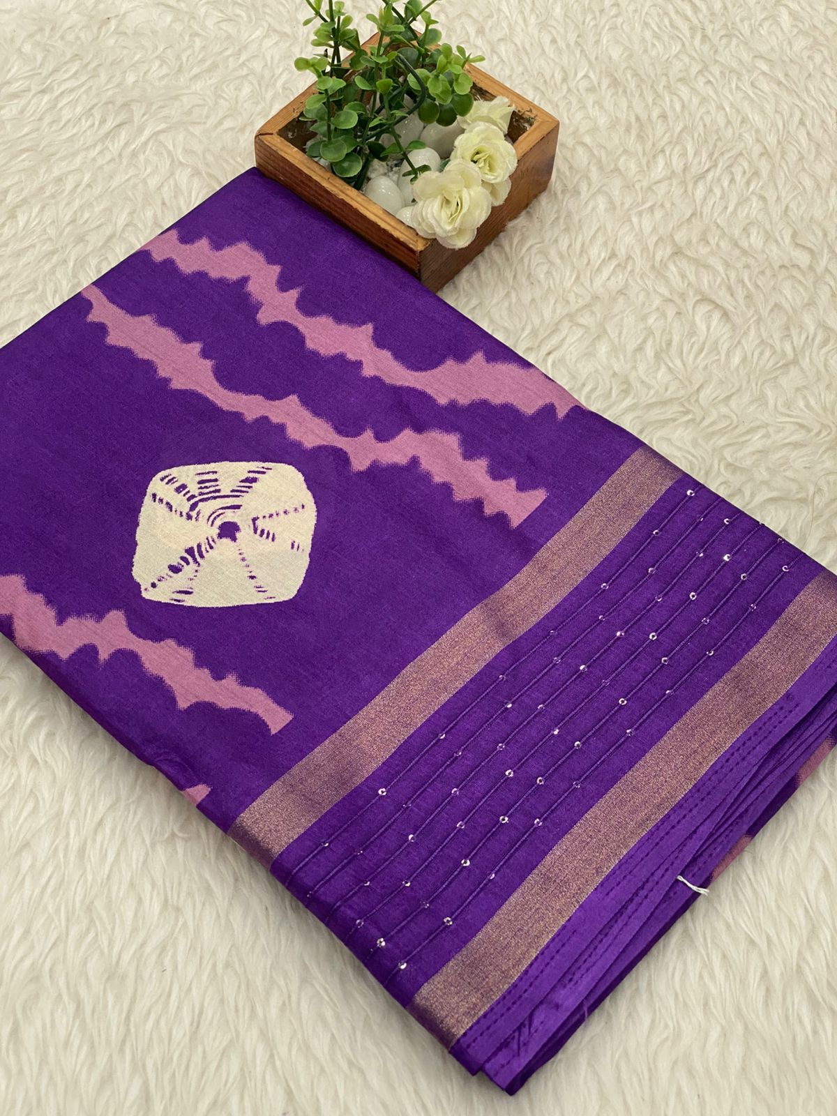 Border Sequence Dola Sarees