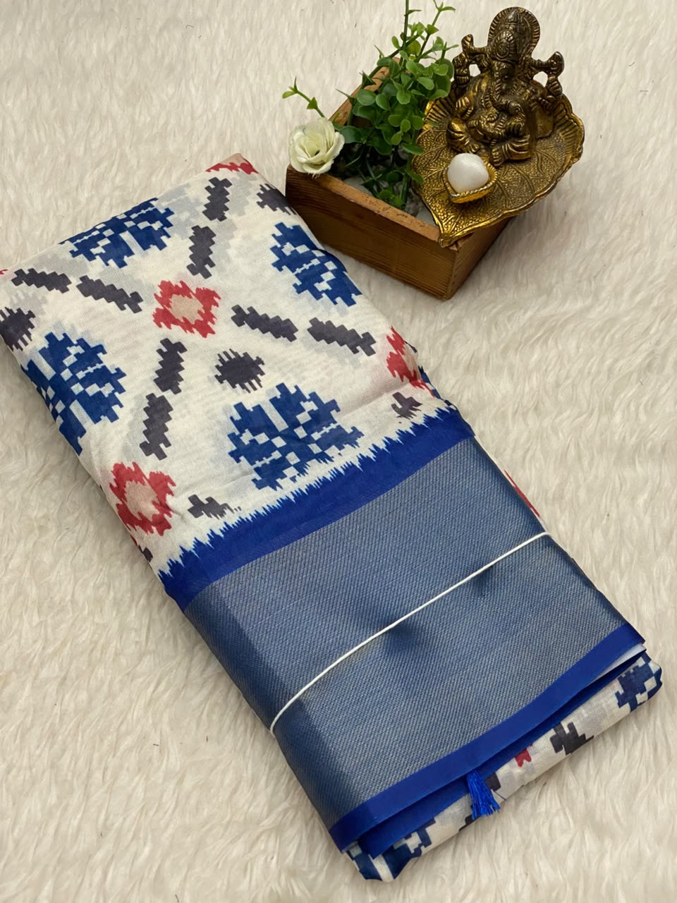 Pochampally Dola Silk Saree