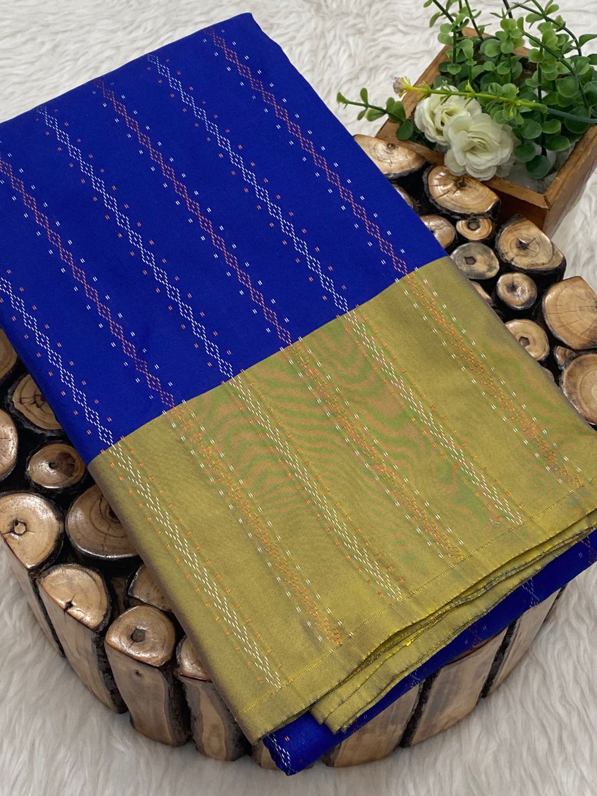 Arani Vairaooshi Soft Silk Saree