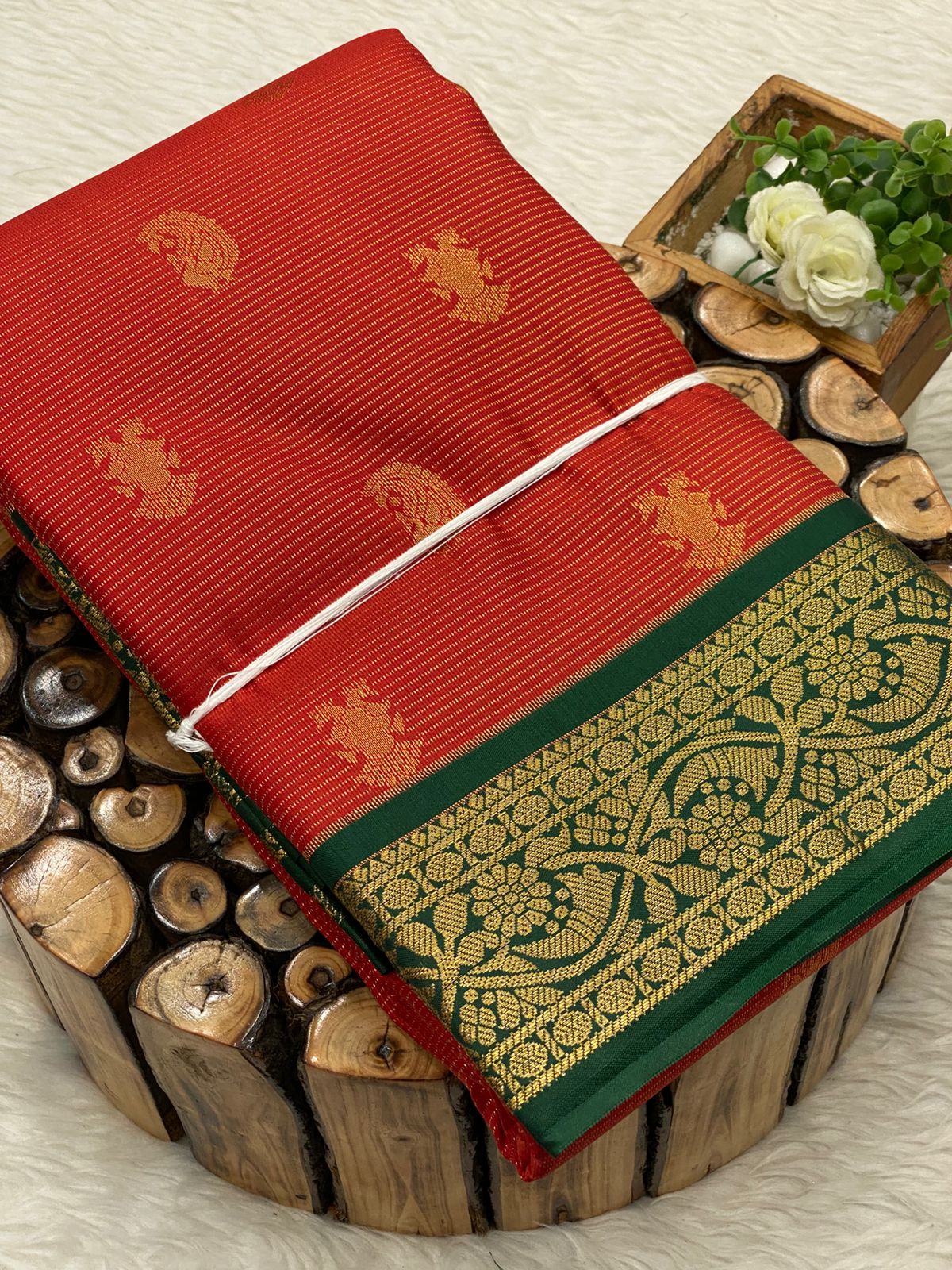 Vairaooshi Chinna Border Sarees