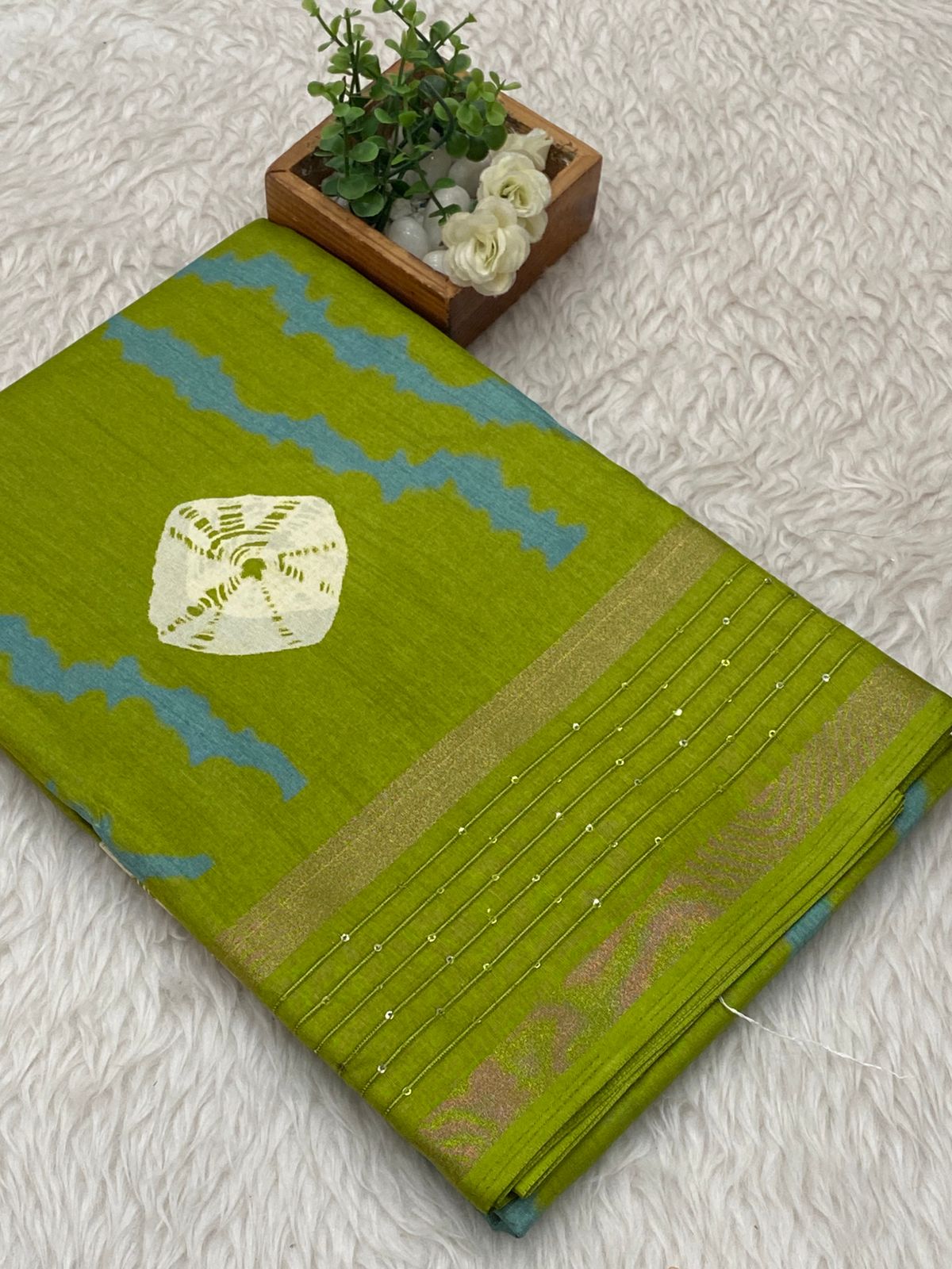 Border Sequence Dola Sarees
