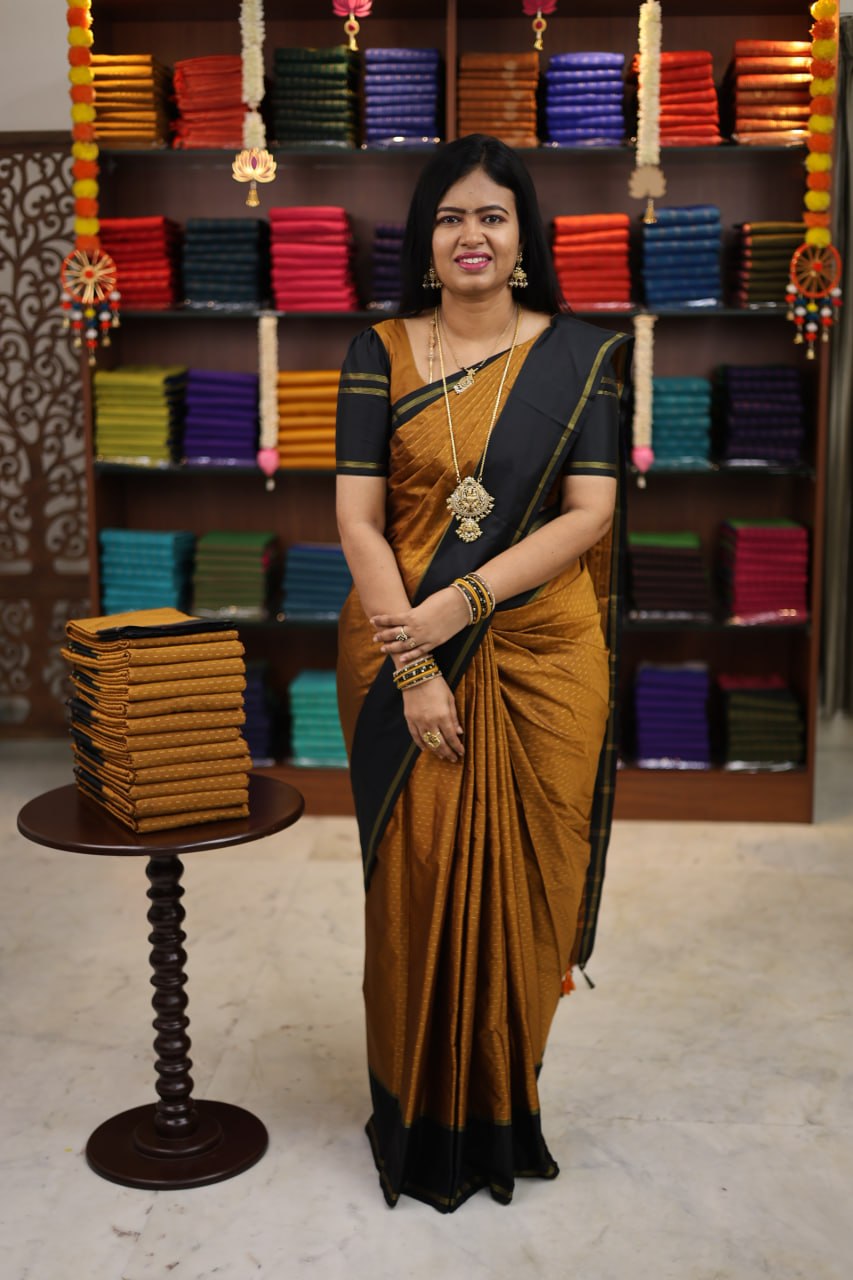 Arani Vairaooshi Soft Silk Saree