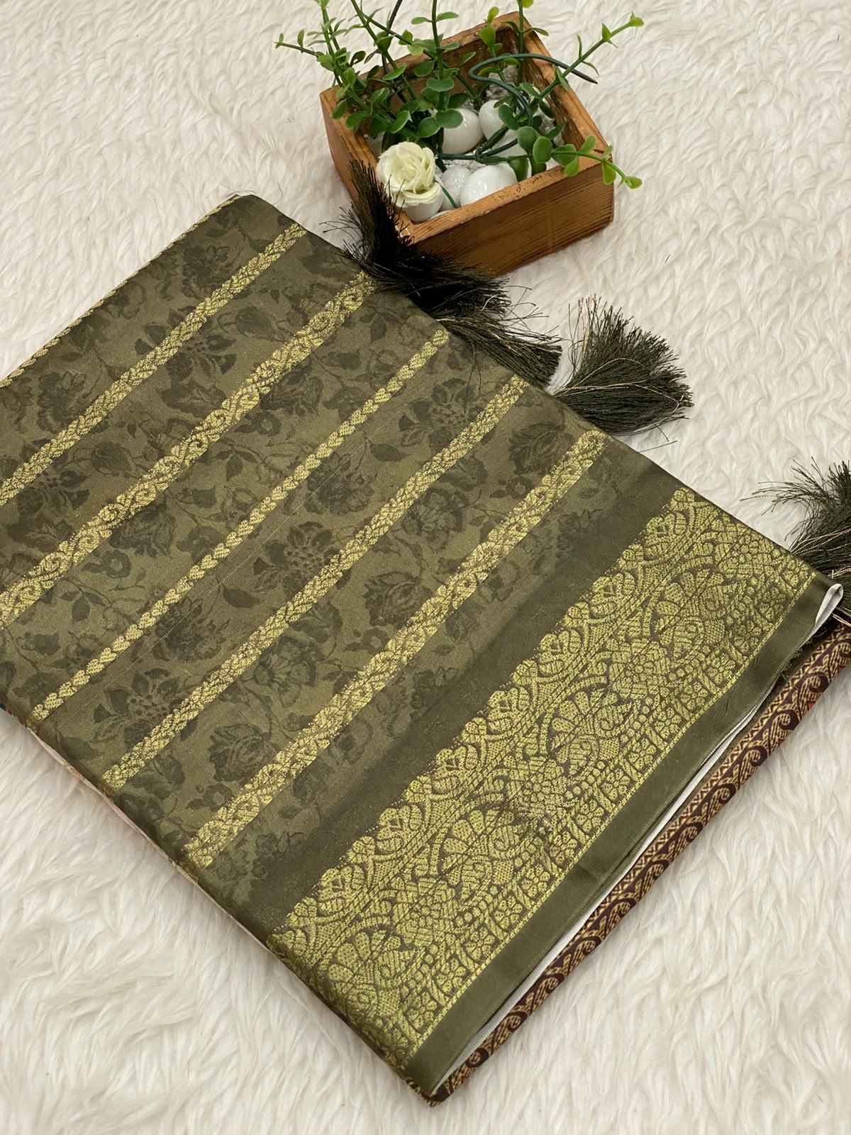 Zari Dola Saree