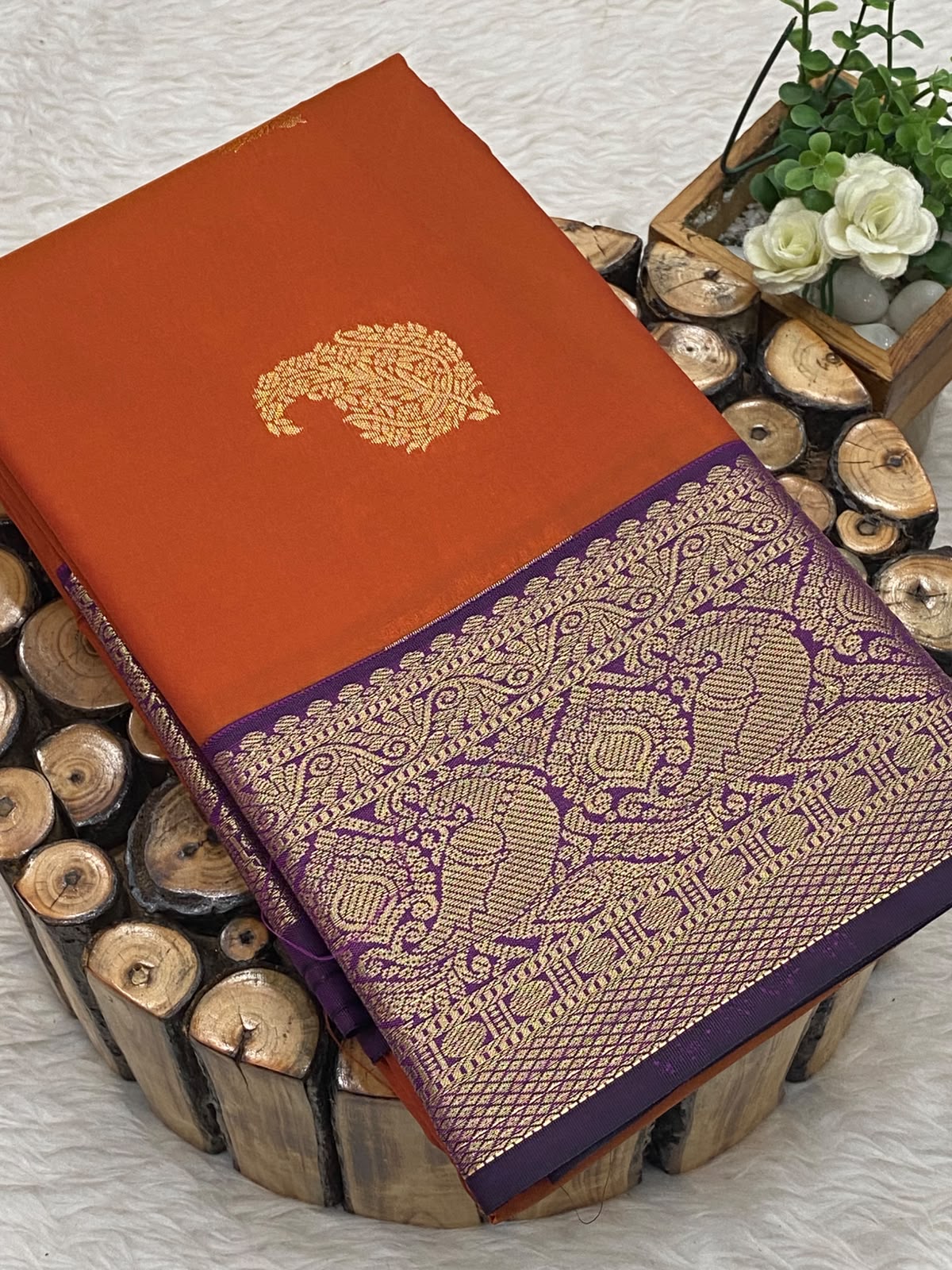 Udal Butta Chinna Border Sarees