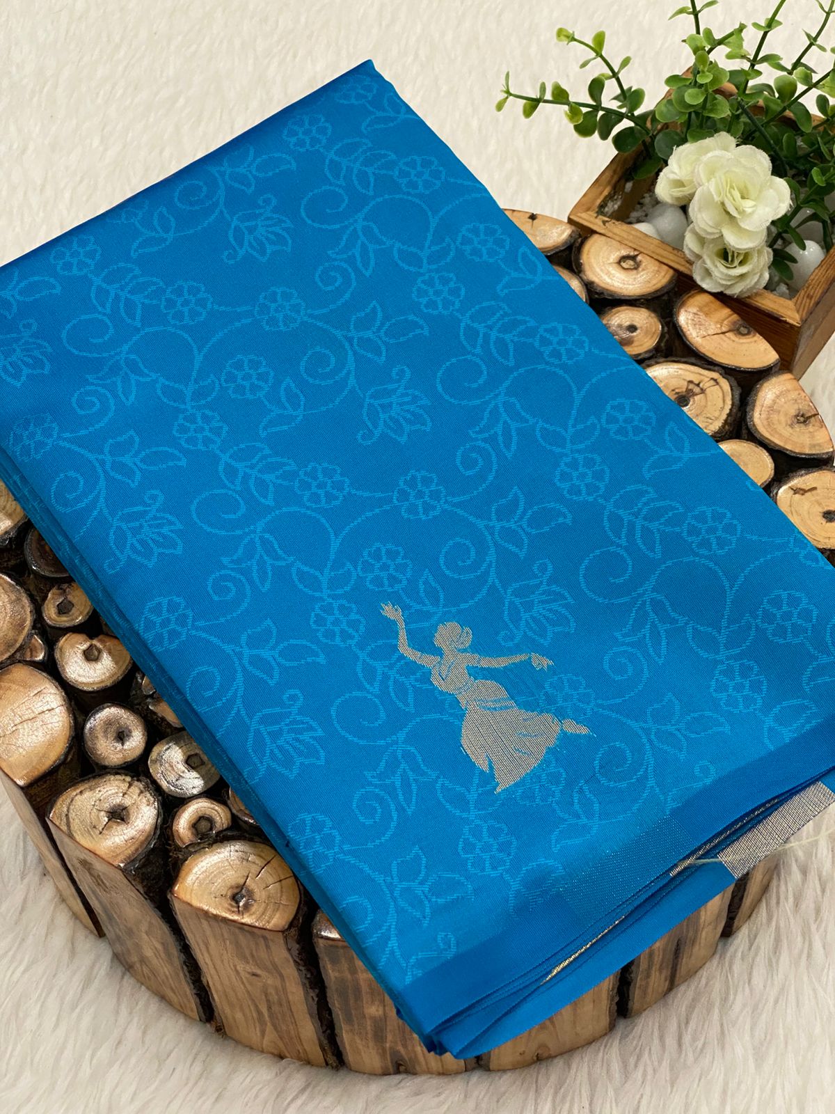 Borderless Embose Soft Silk Sarees