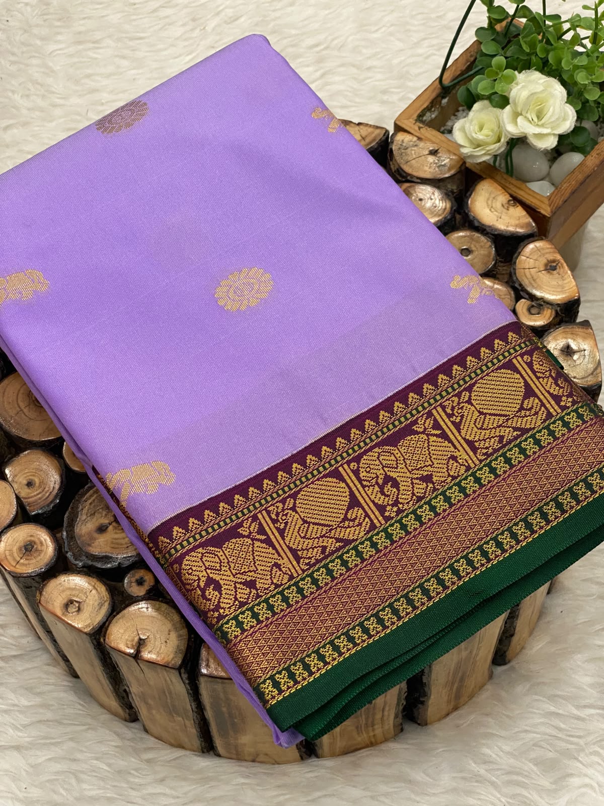 Udal Butta Chinna Border Sarees