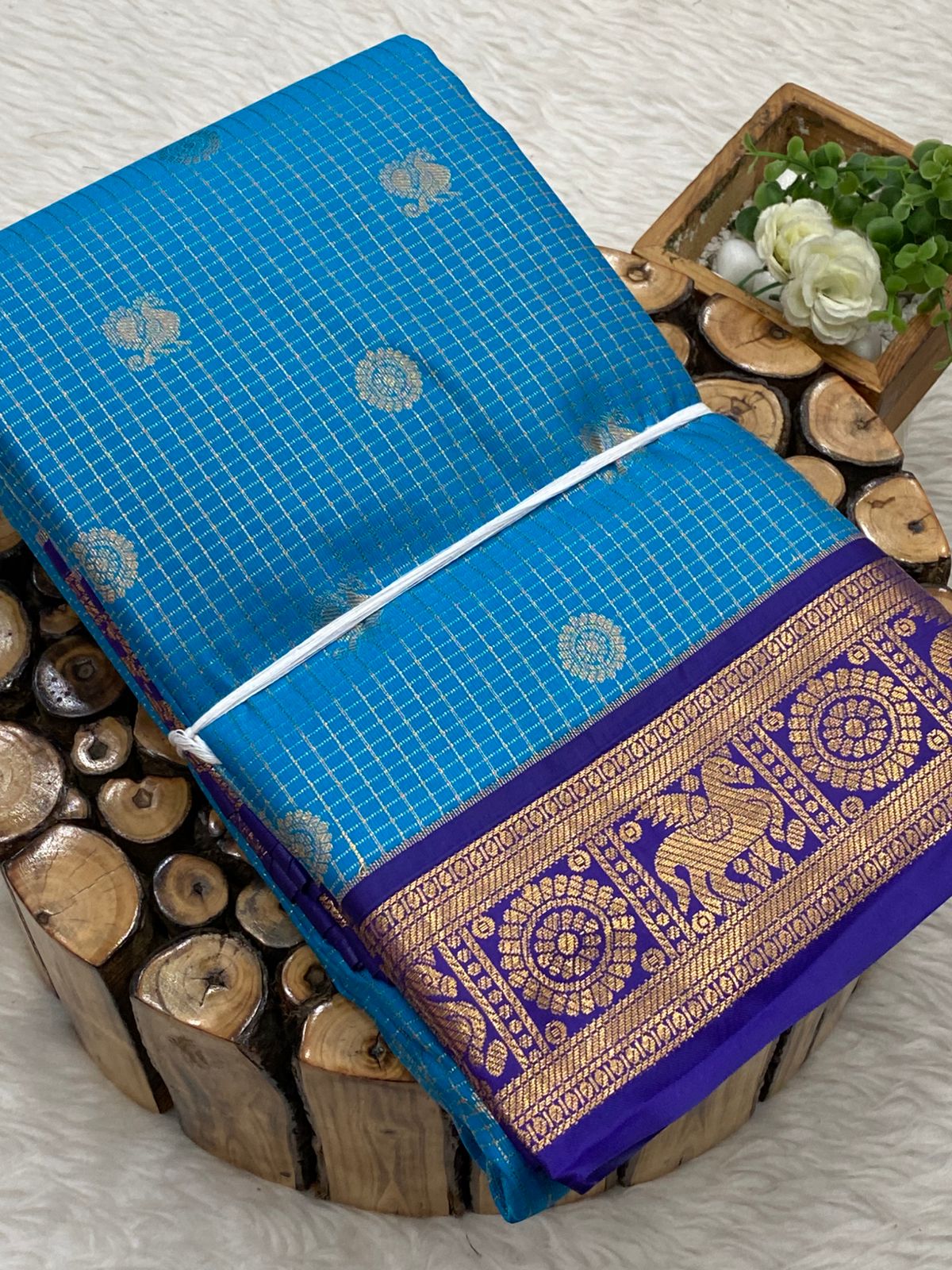 Vairaooshi Chinna Border Sarees