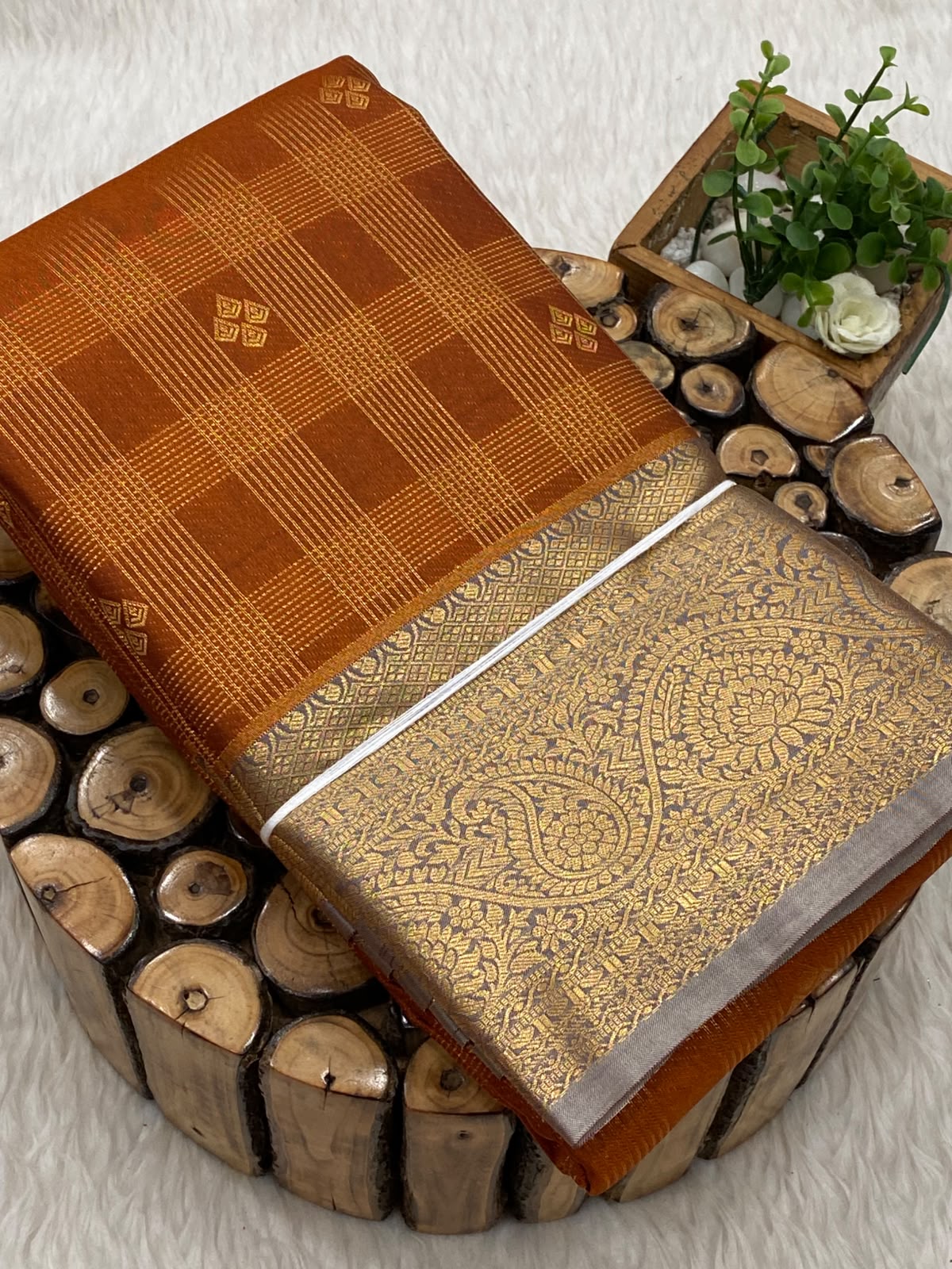 Vairaooshi Korvai Border Saree