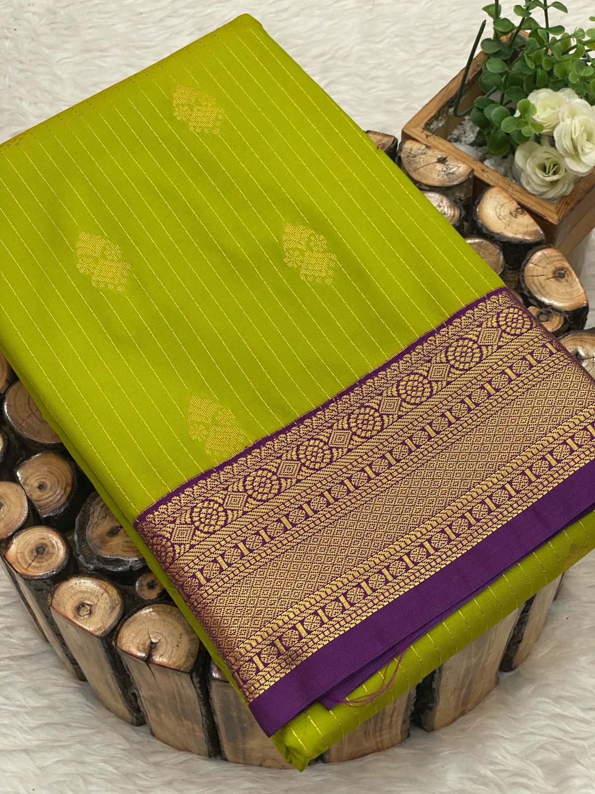Vairaooshi Chinna Border Sarees