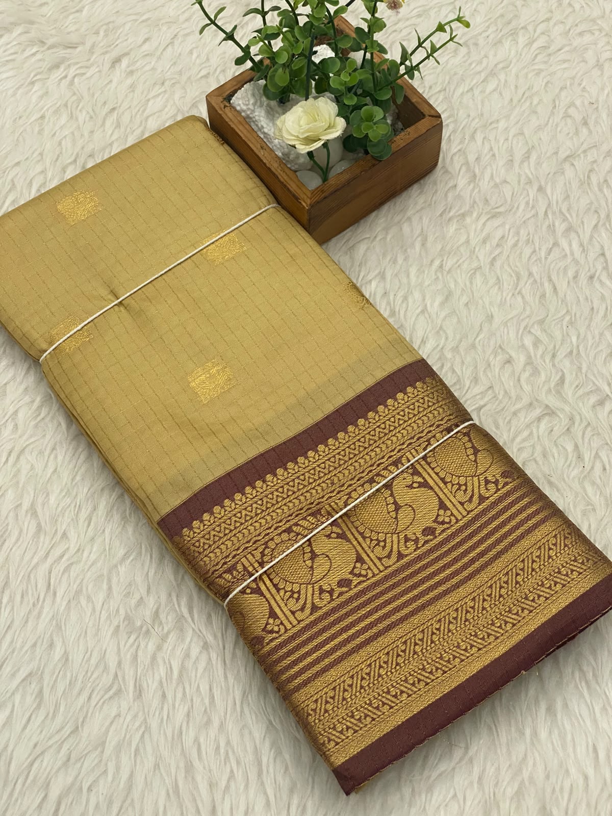 Budget Gadwal Pattu Saree