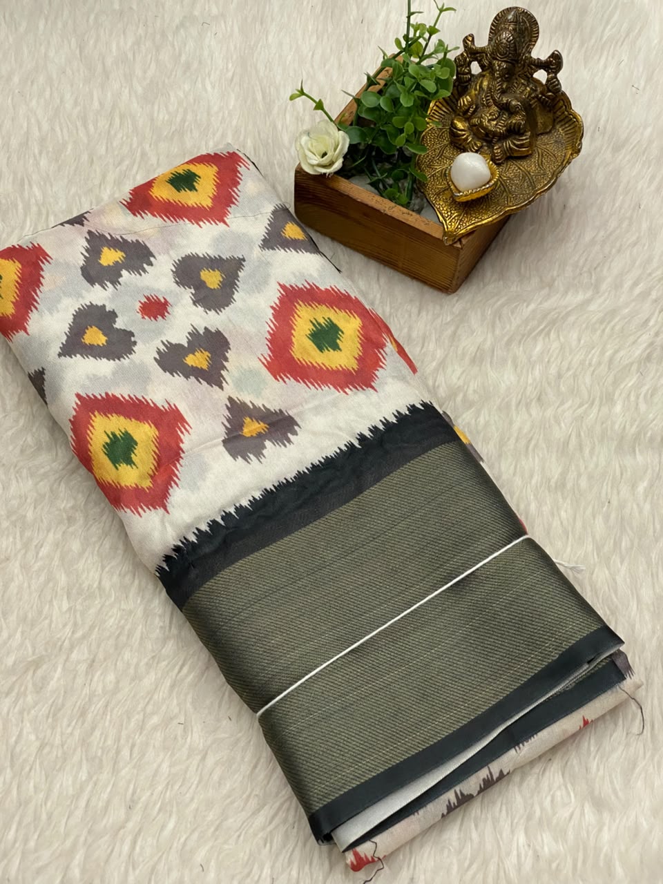 Pochampally Dola Silk Saree