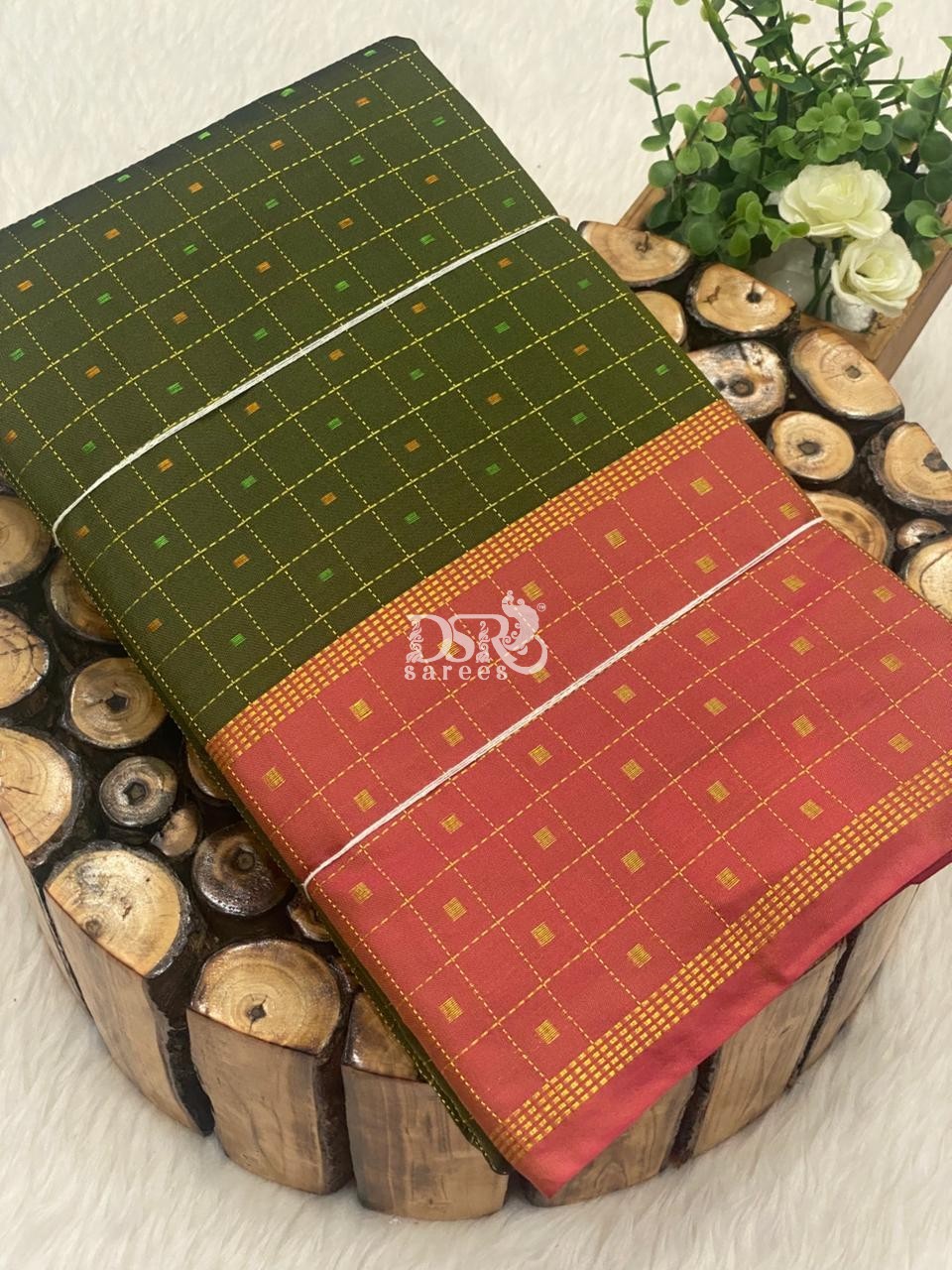 Arani Vairaooshi Soft Silk Saree