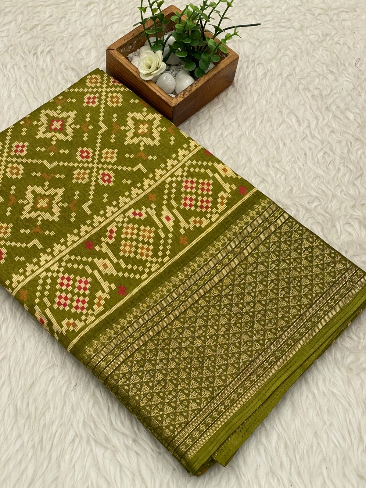 Iconic Silk Sarees -VOL1