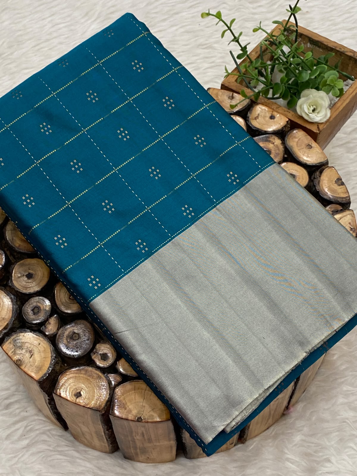 Arani Vairaooshi Soft Silk Saree