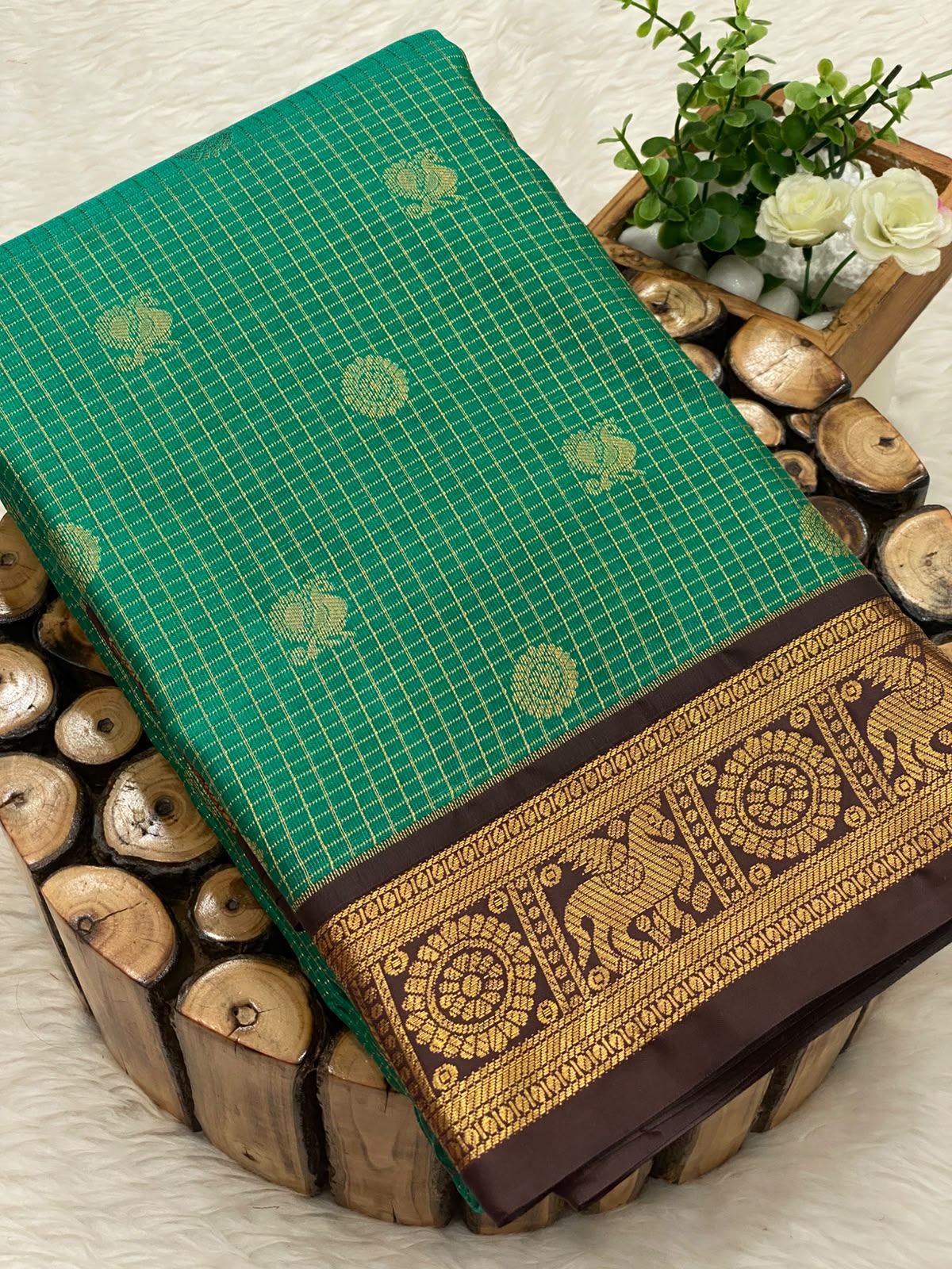 Vairaooshi Chinna Border Sarees