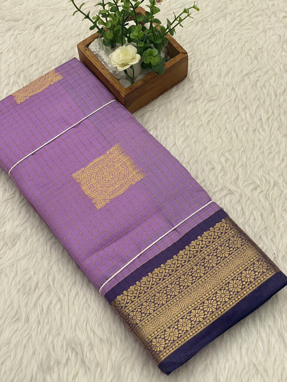 Budget Gadwal Pattu Saree