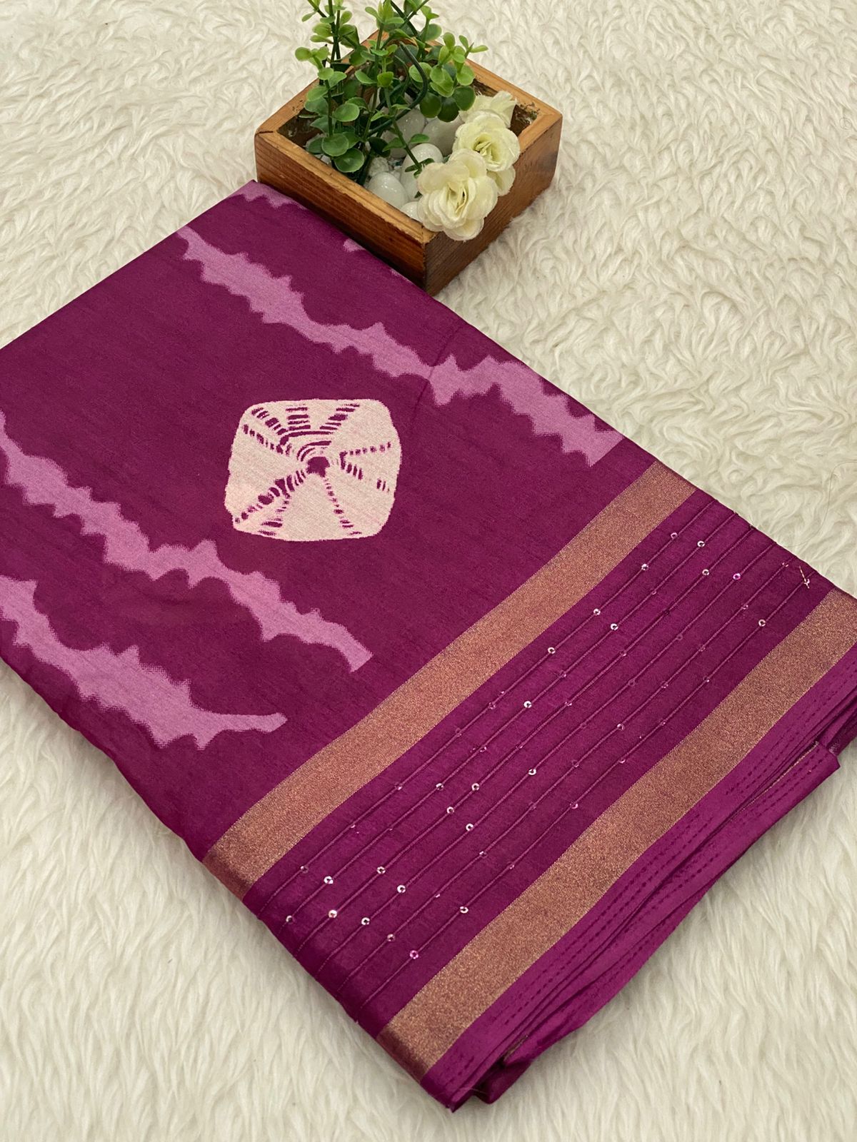 Border Sequence Dola Sarees