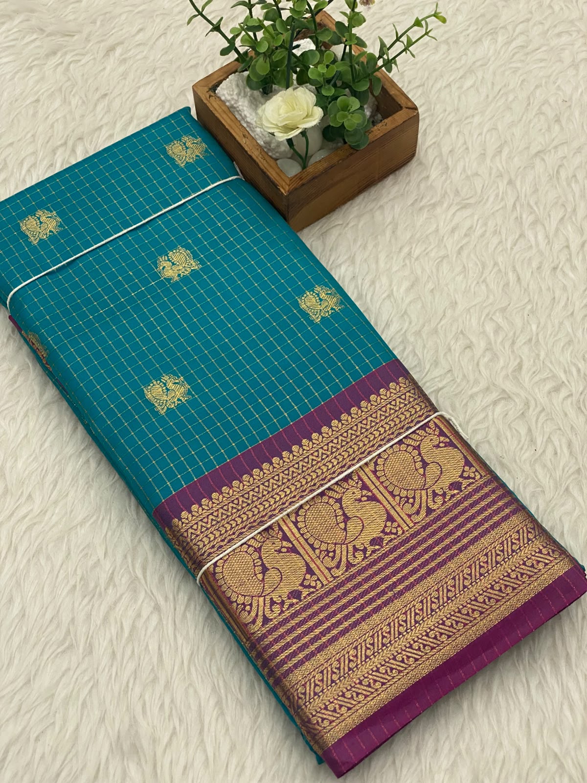 Budget Gadwal Pattu Saree
