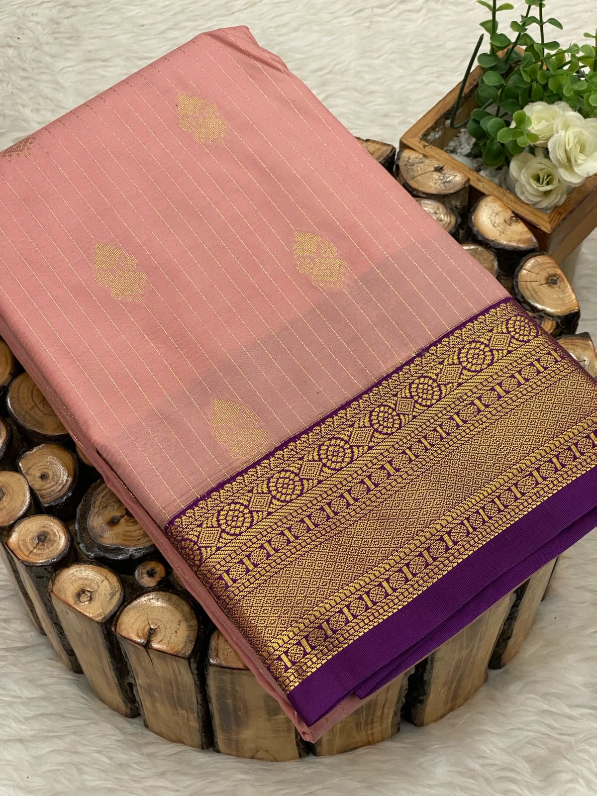 Vairaooshi Chinna Border Sarees