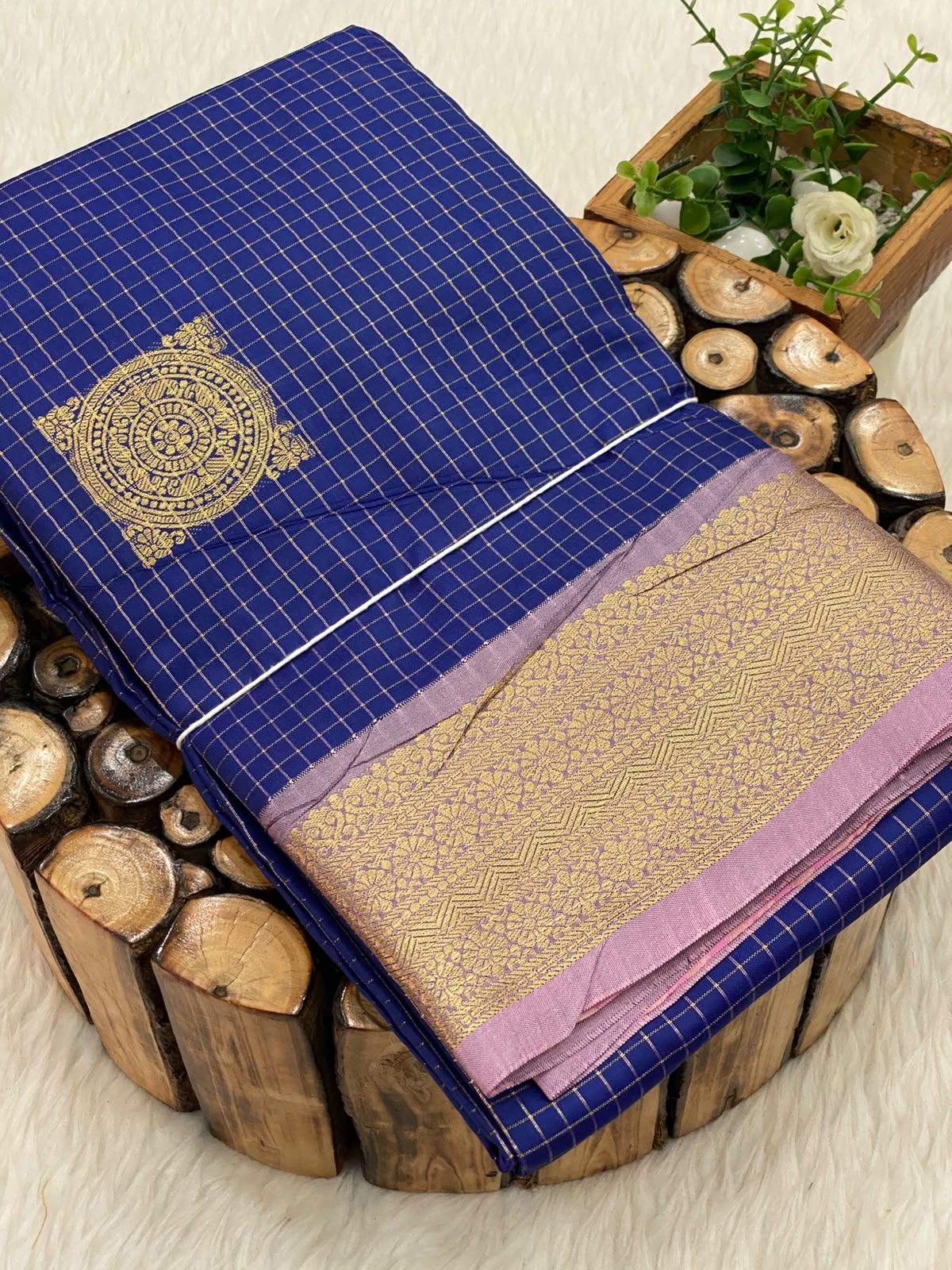 Budget Gadwal Pattu Saree