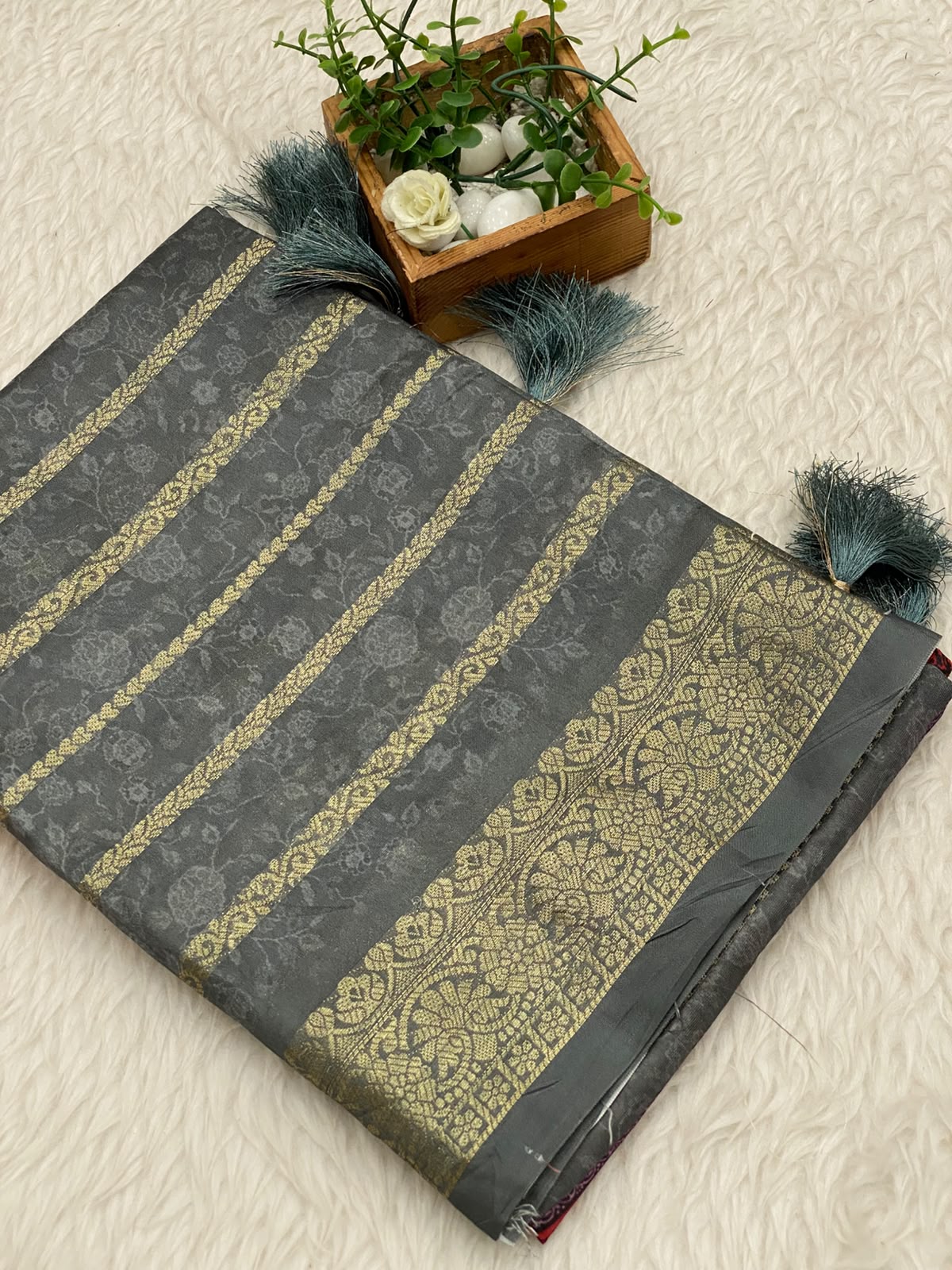 Zari Dola Saree