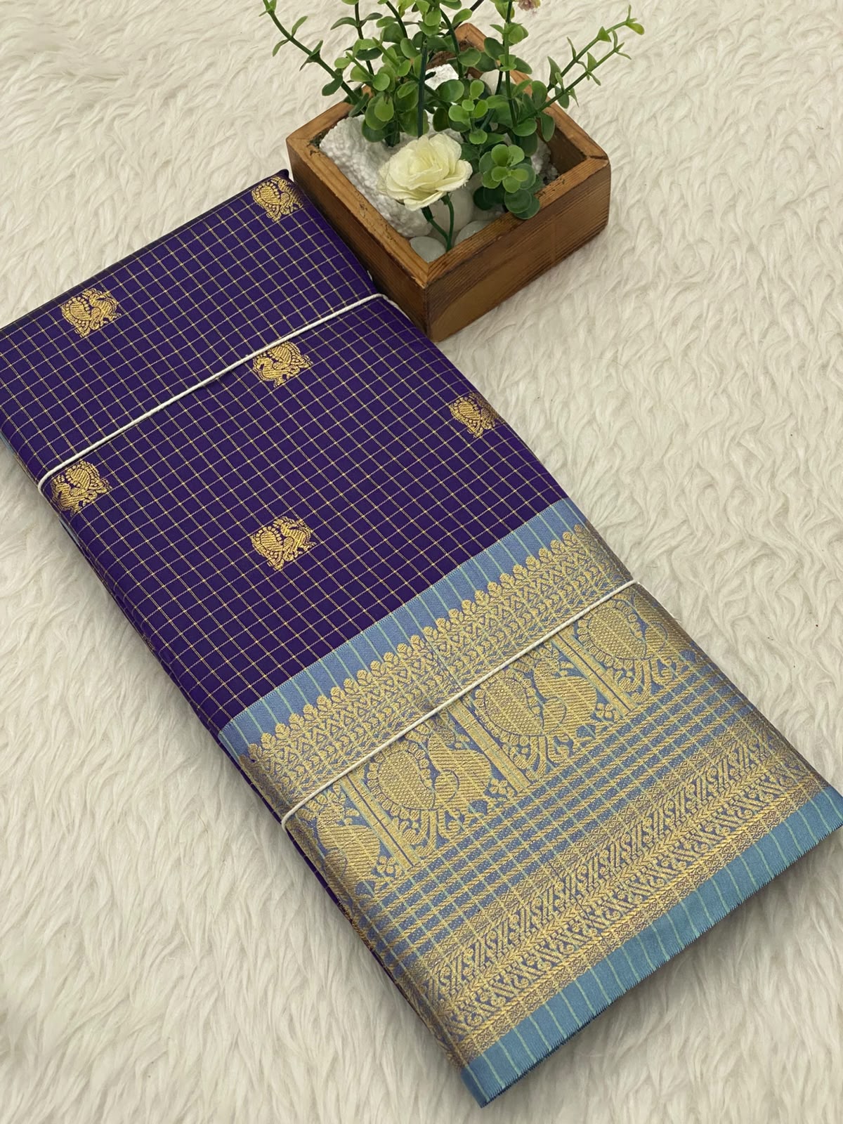 Budget Gadwal Pattu Saree