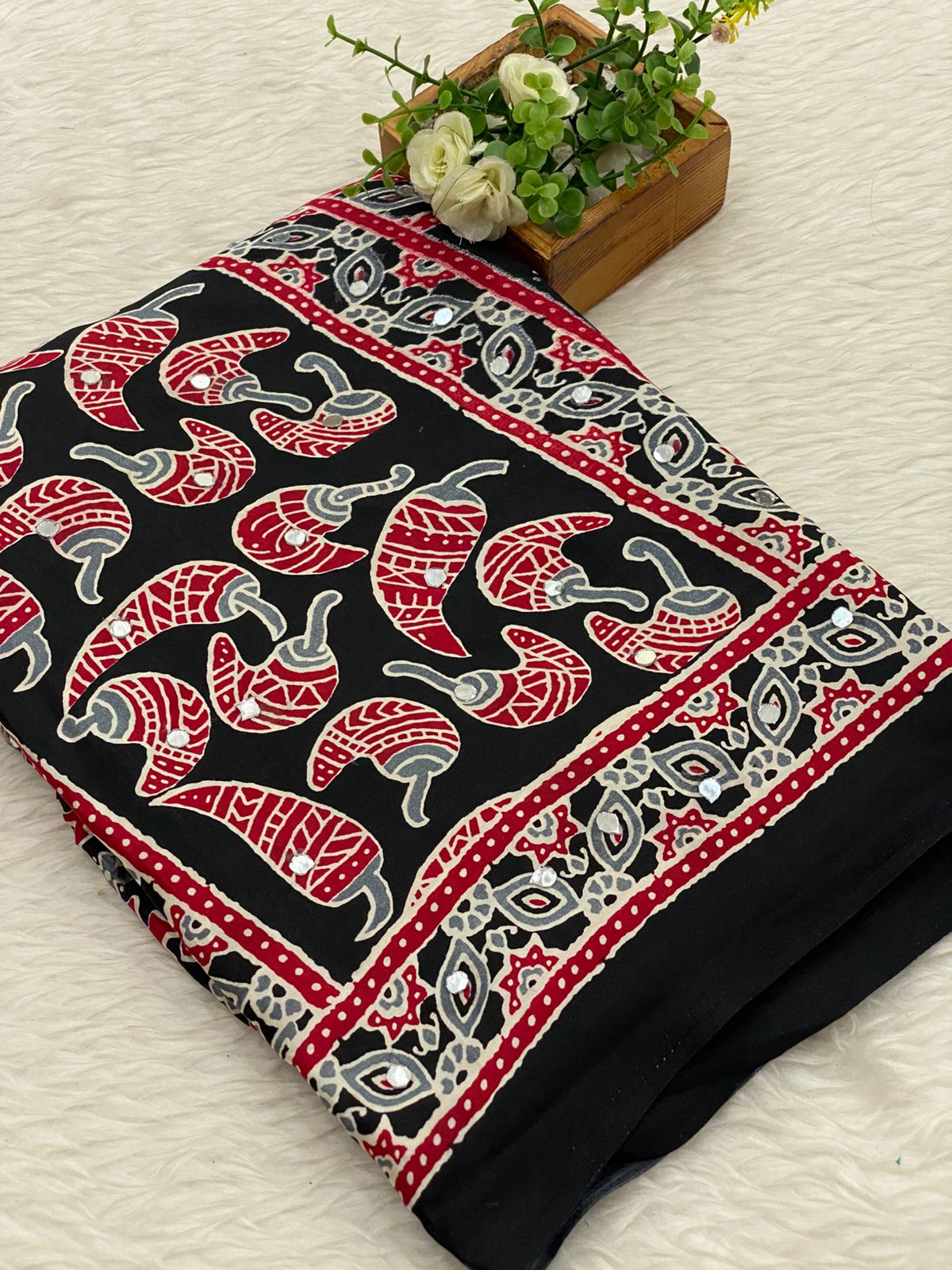 Art Modal With Original Mirror work Saree