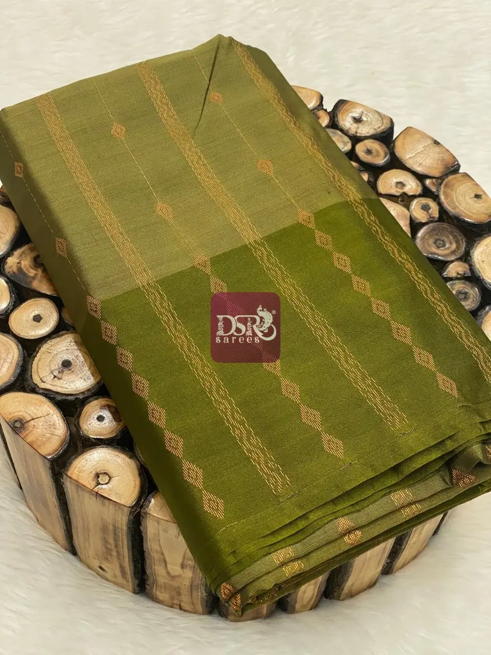 Vairaooshi  Slub Silk Saree