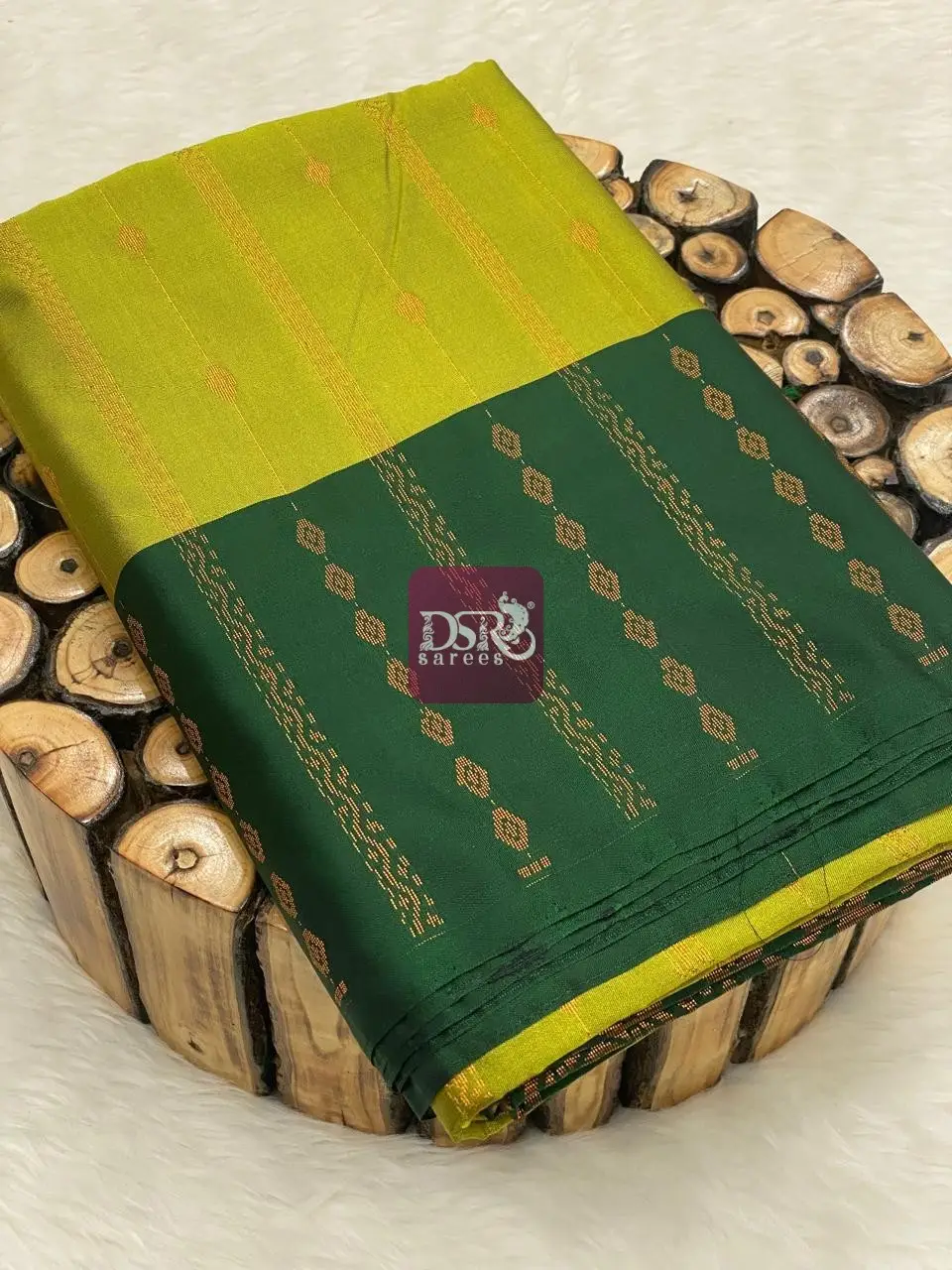 Vairaooshi  Slub Silk Saree