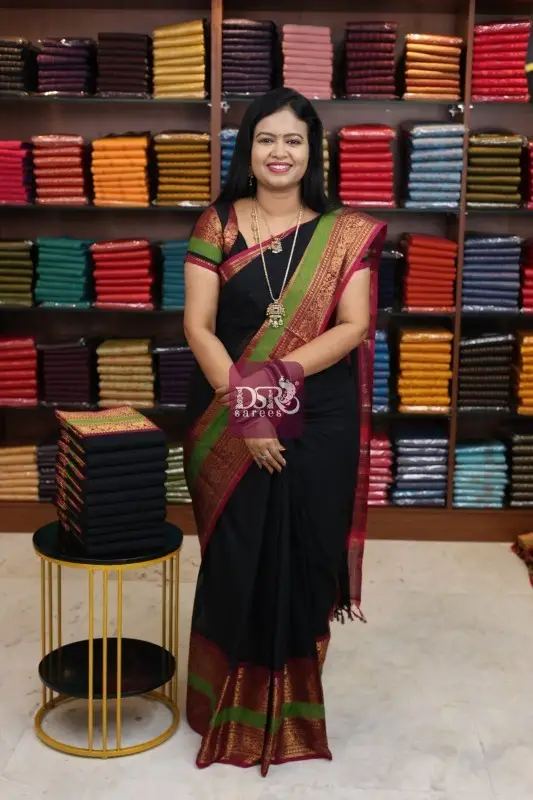 80's Count Chettinadu Sarees W/B