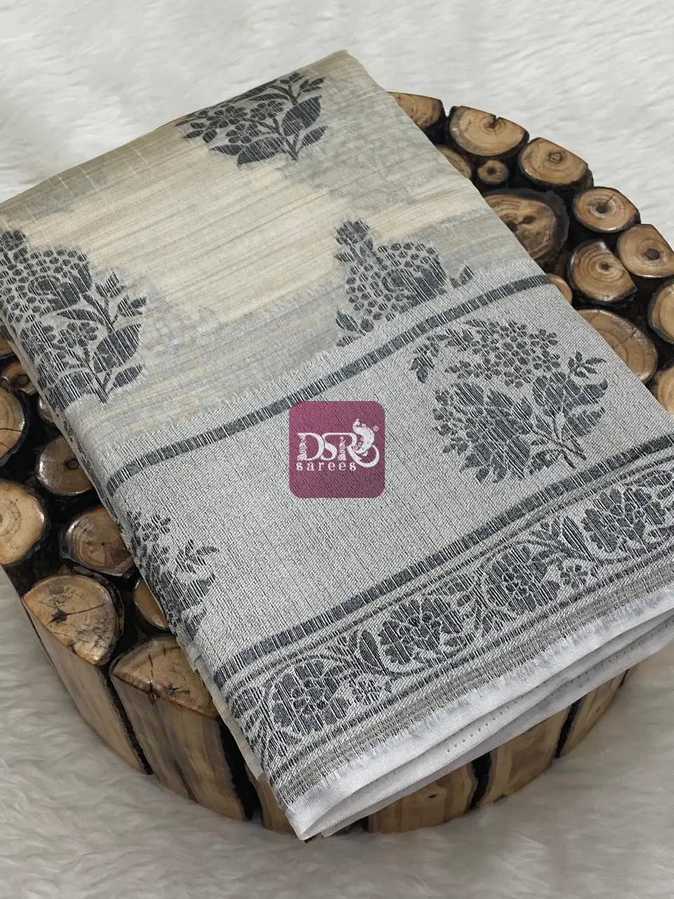 Venpattu Tusser Saree