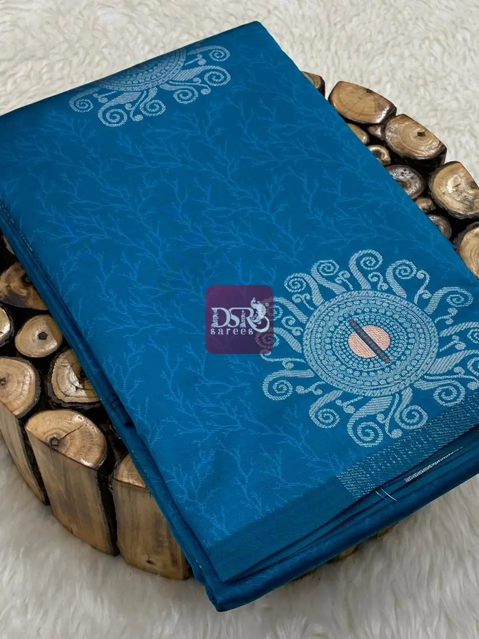 Borderless Emboss Sarees