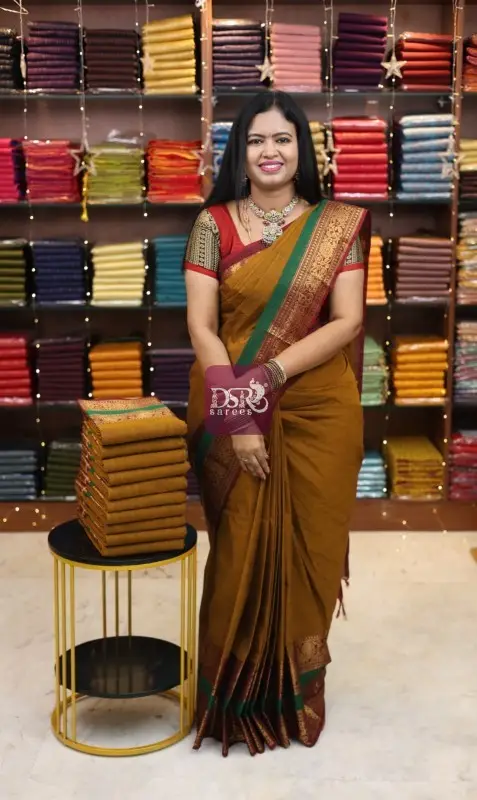 80's Count Chettinadu Sarees W/B