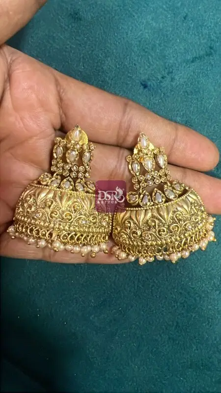 Earings Collections