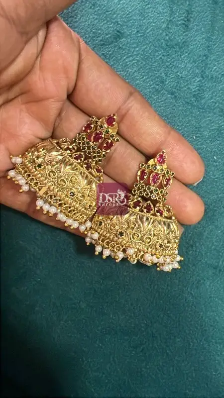 Earings Collections