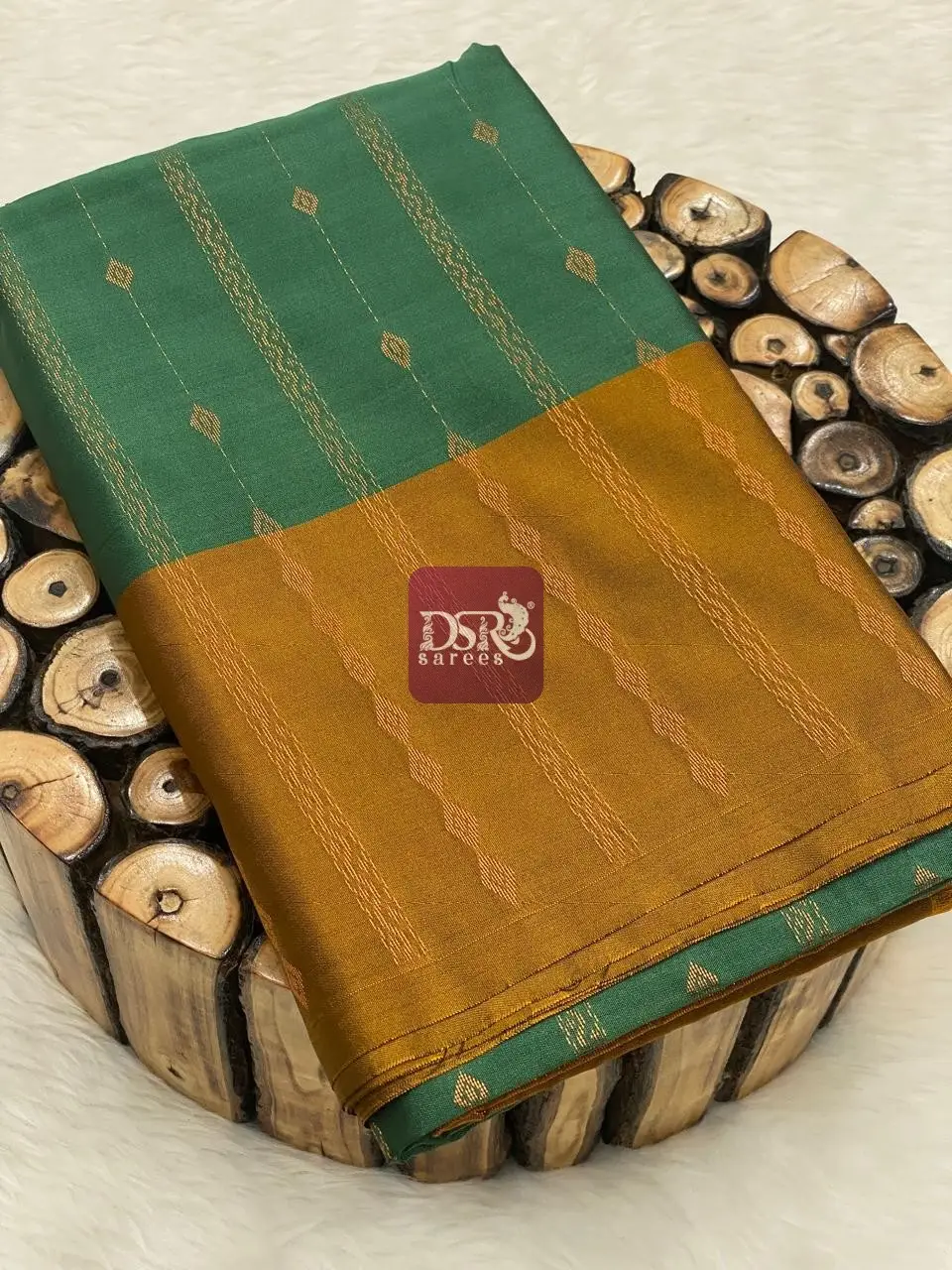 Vairaooshi  Slub Silk Saree