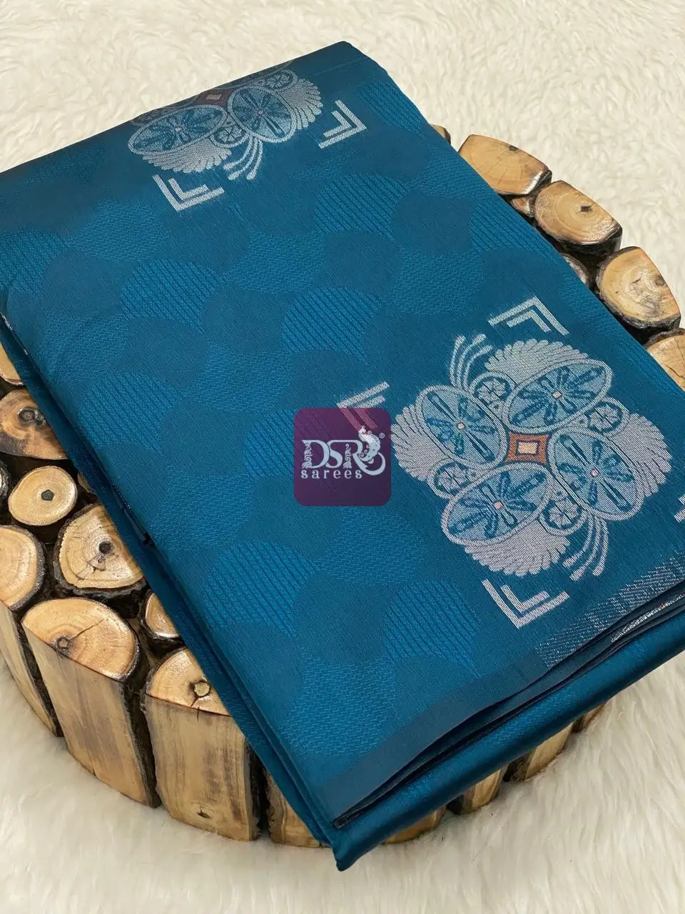 Borderless Emboss Sarees