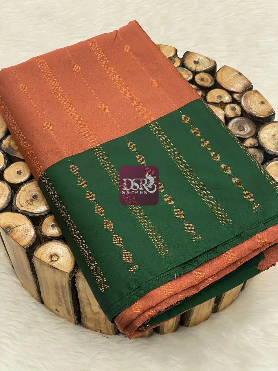 Vairaooshi  Slub Silk Saree