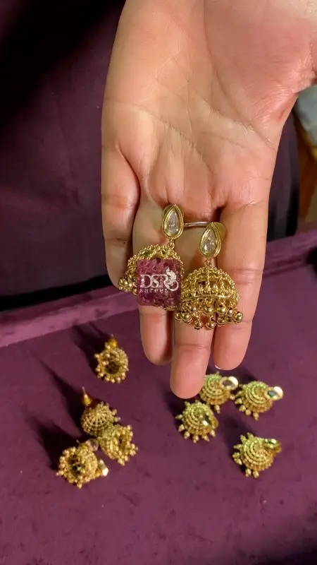 Earings Collections