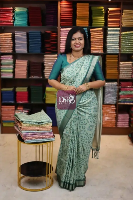 Venpattu Digital Prints Saree