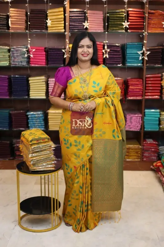 Premium Kanchi Borderless Soft Silk
